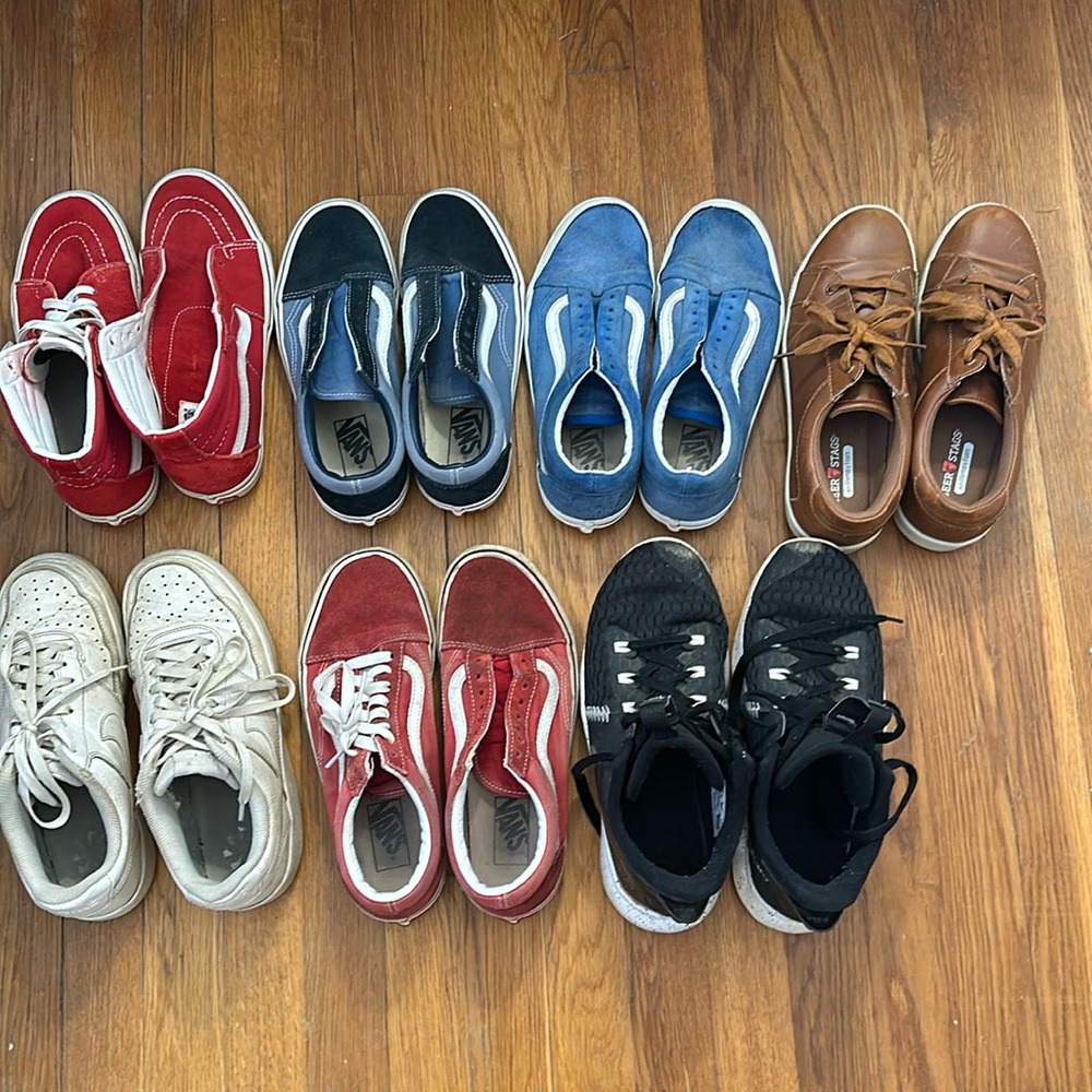 Will donate today! Assortments men’s 6-7.5 shoes
